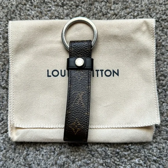 Authentic Louis Vuitton LV Dragonne Monogram Macassar Cles Key Holder Keychain - Picture 5 of 13